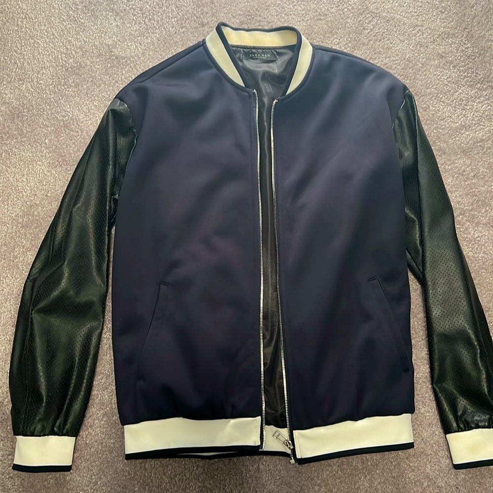 Lightweight Zara jacket. Perfect for any weather. XL but fits like a Large